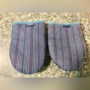 Pot holders Nautica lot of 2 kitchen oven mitts